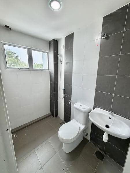 Rumah Bandar untuk Disewa di Taman Bandar Meru Prima (Ipoh) - Gil Chin - Bathroom - PropertyGuru.com.my