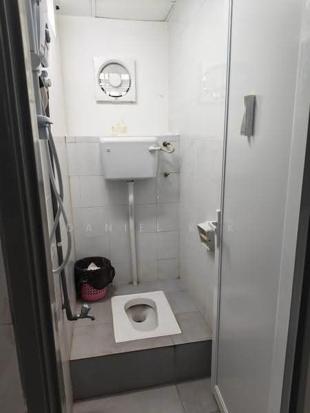 Shop for Rent in Bandar Botanic (Klang) - Daniel Kok - Bathroom - PropertyGuru.com.my