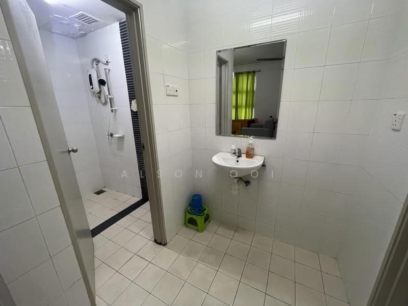 Service Residence for Sale at Domain 3 @ NeoCyber - Alson Ooi - Bathroom - PropertyGuru.com.my
