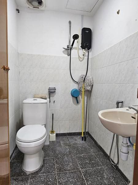 Condominium for Sale at Green Acre - Stella Lee - Bathroom - PropertyGuru.com.my