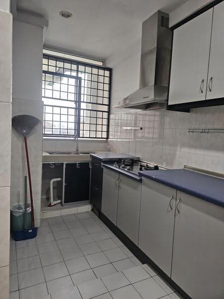 Condominium for Sale at Green Acre - Stella Lee - Kitchen - PropertyGuru.com.my