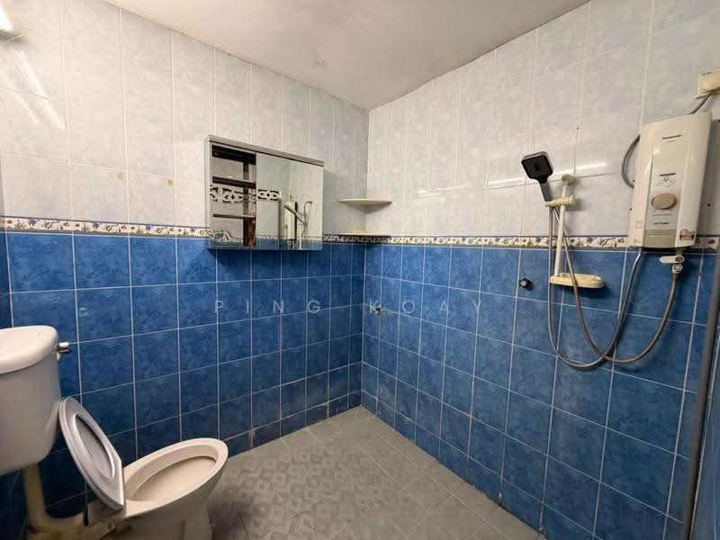 1-storey Terraced House for Sale in Batu Lancang (Jelutong) - Ping Koay - Bathroom - PropertyGuru.com.my
