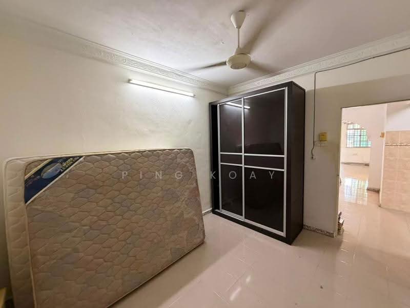1-storey Terraced House for Sale in Batu Lancang (Jelutong) - Ping Koay - Bedroom - PropertyGuru.com.my
