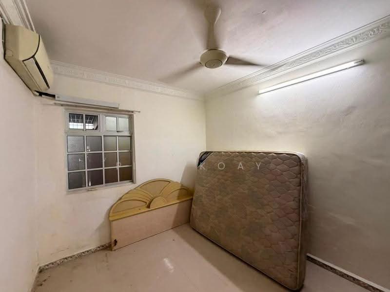 1-storey Terraced House for Sale in Batu Lancang (Jelutong) - Ping Koay - Bedroom - PropertyGuru.com.my