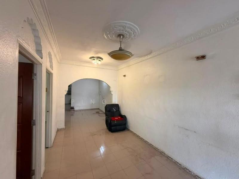 1-storey Terraced House for Sale in Batu Lancang (Jelutong) - Ping Koay - Living Room - PropertyGuru.com.my