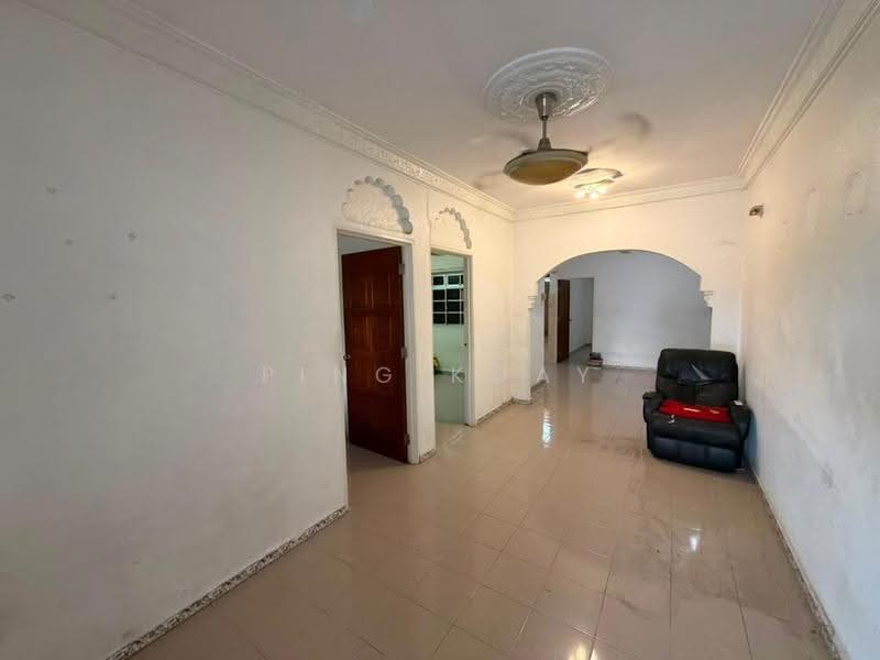 1-storey Terraced House for Sale in Batu Lancang (Jelutong) - Ping Koay - Living Room - PropertyGuru.com.my
