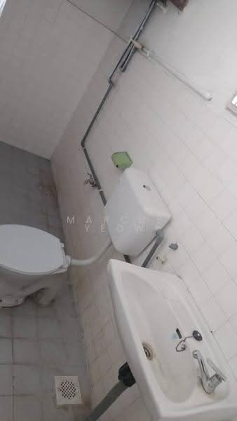 Warehouse for Rent in Seremban Light Industrial Park (Seremban) - Marcus Yeow - Bathroom - PropertyGuru.com.my