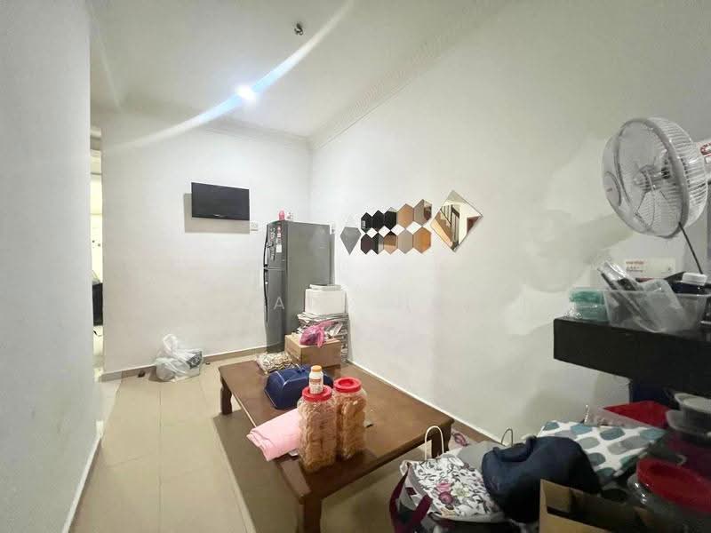 Rumah Teres 2-Tingkat untuk Dijual di Lestari Putra (Seri Kembangan) - Firdaus Husin - Living Room - PropertyGuru.com.my
