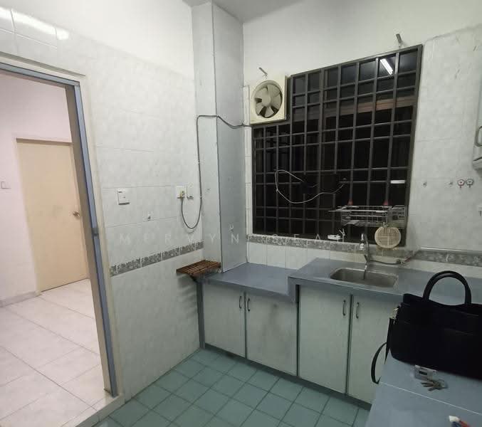 Kondominium untuk Dijual di Tiara View - Mervyn Seah - Kitchen - PropertyGuru.com.my