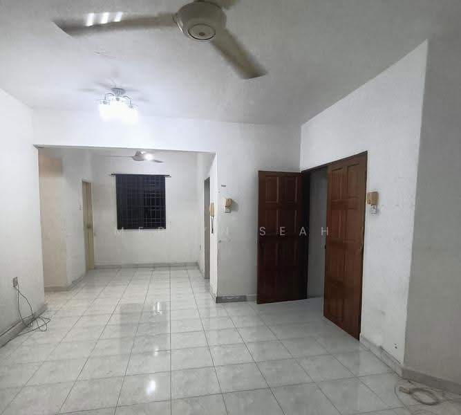 Kondominium untuk Dijual di Tiara View - Mervyn Seah - Living Room - PropertyGuru.com.my