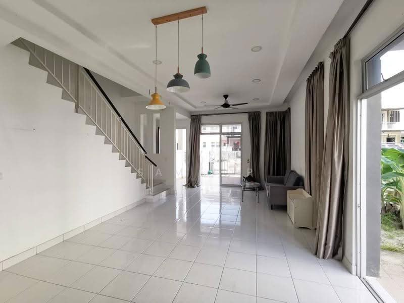 Rumah Teres 2-Tingkat untuk Dijual di Taman Bestari Perdana (Pasir Gudang) - Sam Yap - Living Room - PropertyGuru.com.my