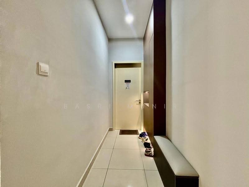 Kondominium untuk Disewa di Brezza Hill - Basri Munir - Entrance - PropertyGuru.com.my