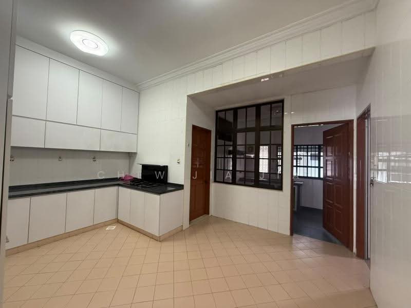 Rumah Teres 2-Tingkat untuk Disewa di Taman Molek (Johor Bahru) - Chew Jia Jia - Kitchen - PropertyGuru.com.my