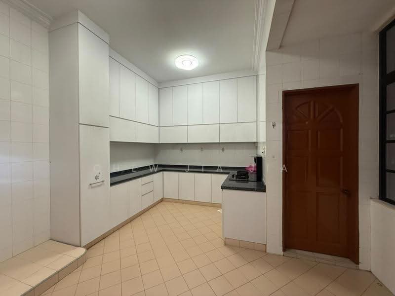 Rumah Teres 2-Tingkat untuk Disewa di Taman Molek (Johor Bahru) - Chew Jia Jia - Kitchen - PropertyGuru.com.my