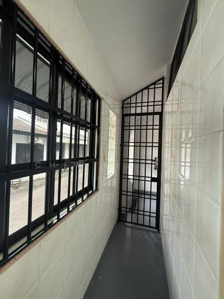 Rumah Teres 2-Tingkat untuk Disewa di Taman Molek (Johor Bahru) - Chew Jia Jia - Corridor - PropertyGuru.com.my