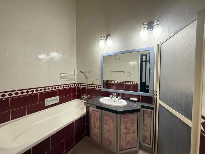 Rumah Teres 2-Tingkat untuk Disewa di Taman Molek (Johor Bahru) - Chew Jia Jia - Bathroom - PropertyGuru.com.my