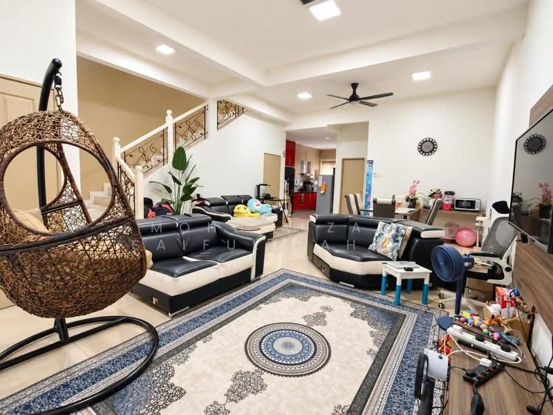 Rumah Teres 2-Tingkat untuk Dijual di Bandar Baru Bangi (Selangor) - Mohd Aizat Saiful Bahri - Living Room - PropertyGuru.com.my