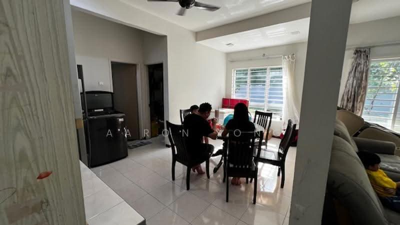 Rumah Berkembar untuk Dijual di Taman Equine (Seri Kembangan) - Aaron Yong - Dining Room - PropertyGuru.com.my