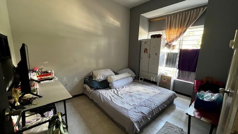 Rumah Berkembar untuk Dijual di Taman Equine (Seri Kembangan) - Aaron Yong - Bedroom - PropertyGuru.com.my
