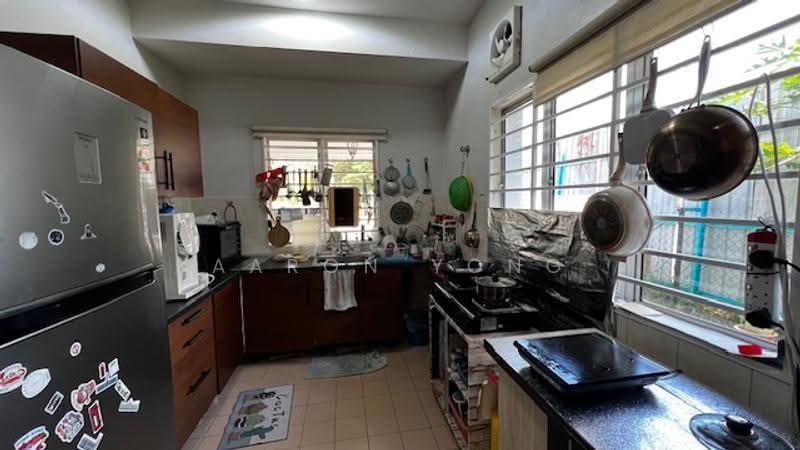 Rumah Berkembar untuk Dijual di Taman Equine (Seri Kembangan) - Aaron Yong - Kitchen - PropertyGuru.com.my