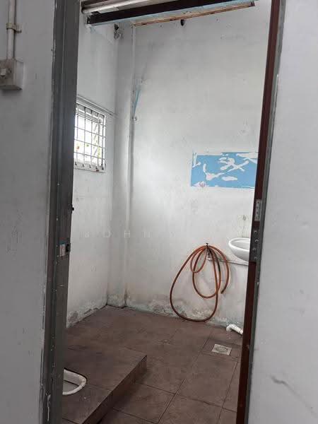 Terrace Factory for Rent in Taman Perindustrian Kip (Kepong) - John Tan - Bathroom - PropertyGuru.com.my