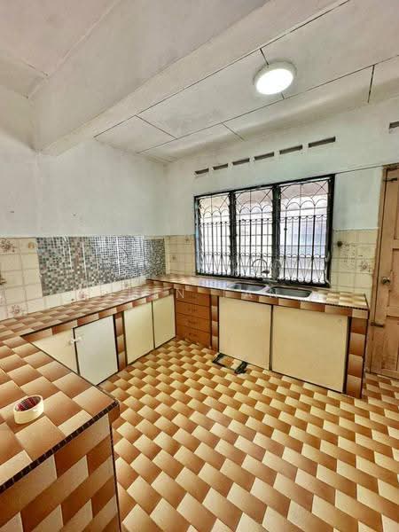 1-storey Terraced House for Sale in Taman Ungku Tun Aminah (Skudai) - Iden Tan - Kitchen - PropertyGuru.com.my