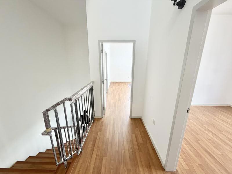 Rumah Kluster untuk Dijual di Alam Sari (Bangi) - Alif Saad - Corridor - PropertyGuru.com.my