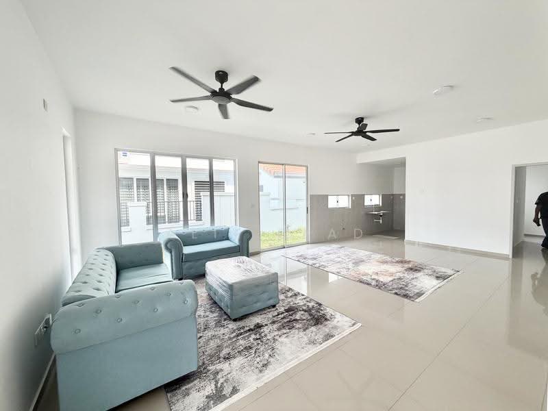 Rumah Kluster untuk Dijual di Alam Sari (Bangi) - Alif Saad - Living Room - PropertyGuru.com.my