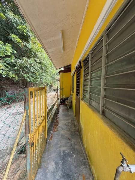 Rumah Teres 1-Tingkat untuk Dijual di Taman Desa Kenanga 2 (Semenyih) - Ammeer Nadzrai - Exterior - PropertyGuru.com.my