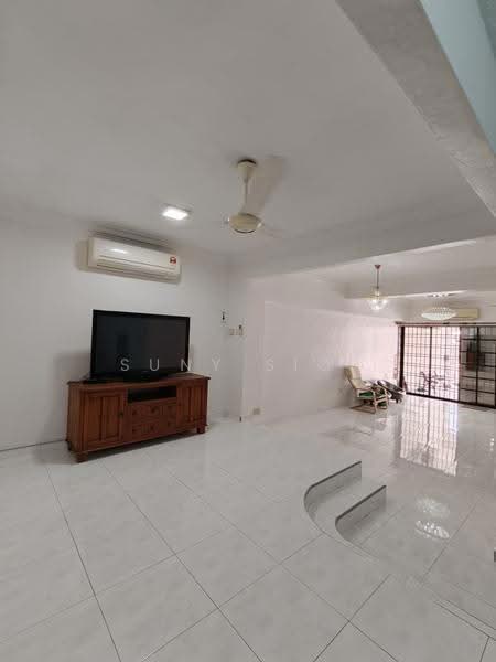 2-storey Terraced House for Rent in Taman Pelangi (Johor Bahru) - Suny Sior - Living Room - PropertyGuru.com.my