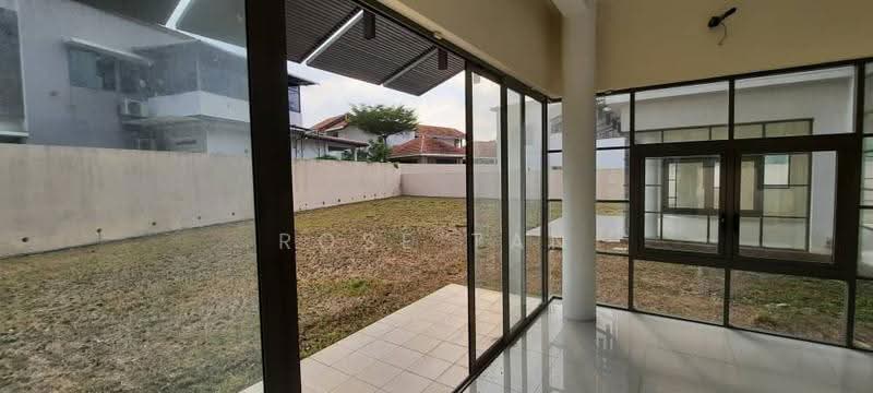 Bungalow House untuk Dijual di Bandar Seri Putra (Bangi) - Rose Tan - Exterior - PropertyGuru.com.my