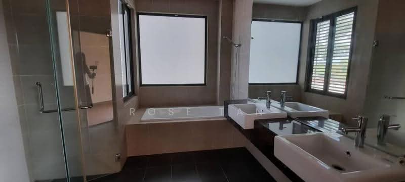 Bungalow House untuk Dijual di Bandar Seri Putra (Bangi) - Rose Tan - Bathroom - PropertyGuru.com.my