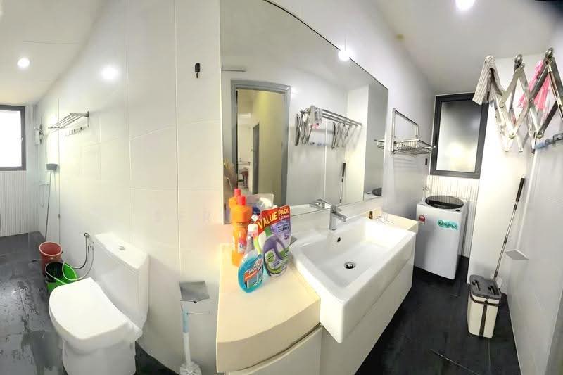 Service Residence for Rent at V@SUMMERPLACE - Serene Low - Bathroom - PropertyGuru.com.my