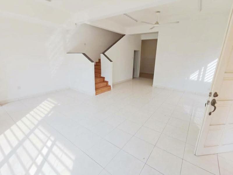 Rumah Berkembar untuk Dijual di Taman Mutiara Indah (Puchong) - Evan Goh - Living Room - PropertyGuru.com.my