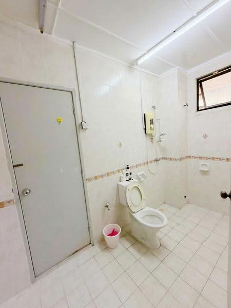 Rumah Berkembar untuk Dijual di Taman Mutiara Indah (Puchong) - Evan Goh - Bathroom - PropertyGuru.com.my