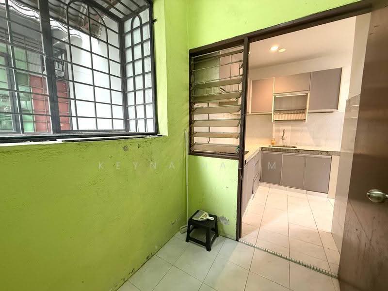 Apartment for Sale at Pangsapuri Putra Indah - Keyna Halim - Kitchen - PropertyGuru.com.my