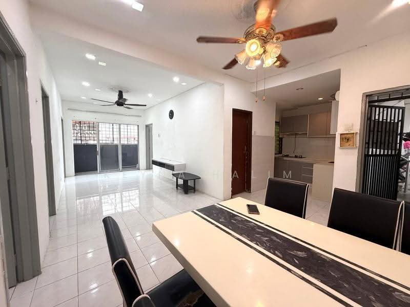 Apartment for Sale at Pangsapuri Putra Indah - Keyna Halim - Living Room - PropertyGuru.com.my