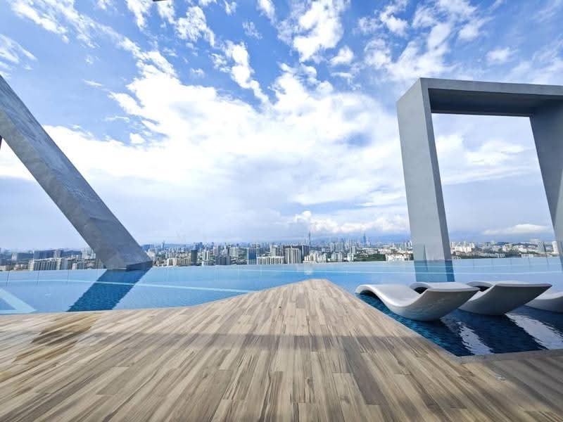 Kediaman Servis untuk Disewa di 8th & Stellar - Nick Woo - Pool - PropertyGuru.com.my
