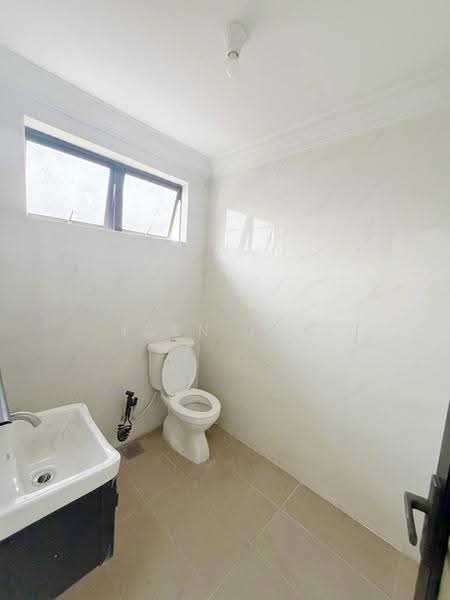 2-storey Terraced House for Sale in Taman Skudai Baru (Skudai) - Iden Tan - Bathroom - PropertyGuru.com.my