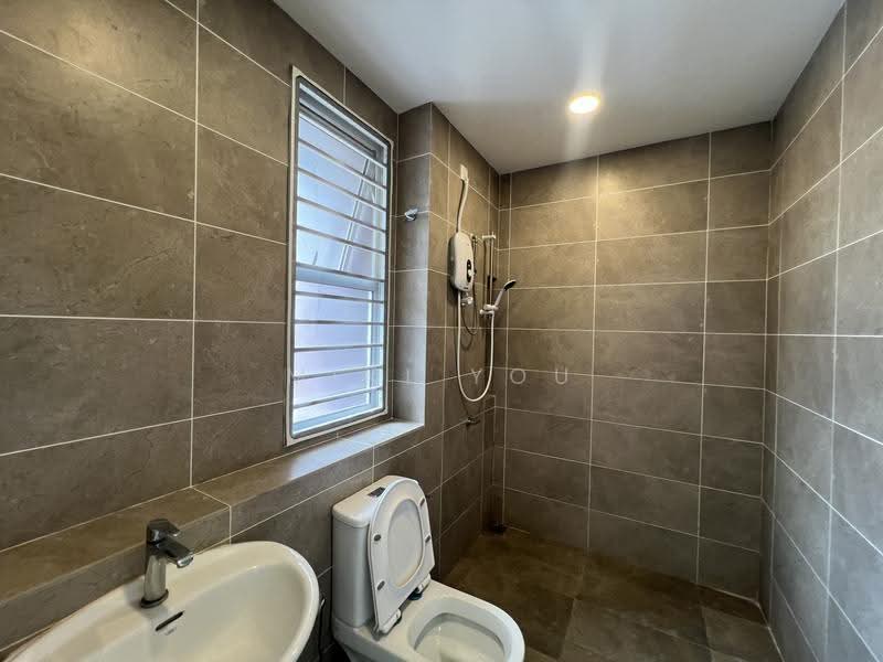Rumah Teres 2-Tingkat untuk Dijual di Bandar Rimbayu (Telok Panglima Garang) - Miki You - Bathroom - PropertyGuru.com.my