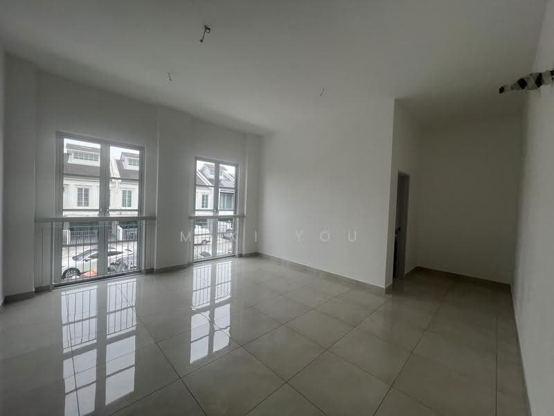 2-storey Terraced House for Sale in Bandar Rimbayu (Telok Panglima Garang) - Miki You - Living Room - PropertyGuru.com.my