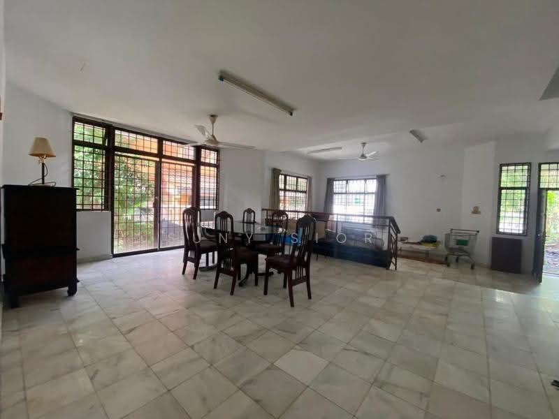 Semi-Detached House for Sale in Taman Universiti (Skudai) - Suny Sior - Dining Room - PropertyGuru.com.my