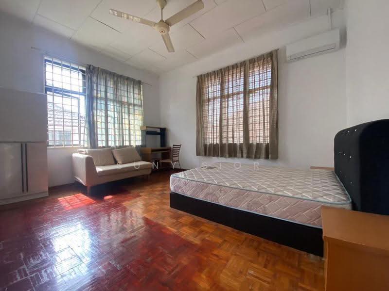Semi-Detached House for Sale in Taman Universiti (Skudai) - Suny Sior - Bedroom - PropertyGuru.com.my