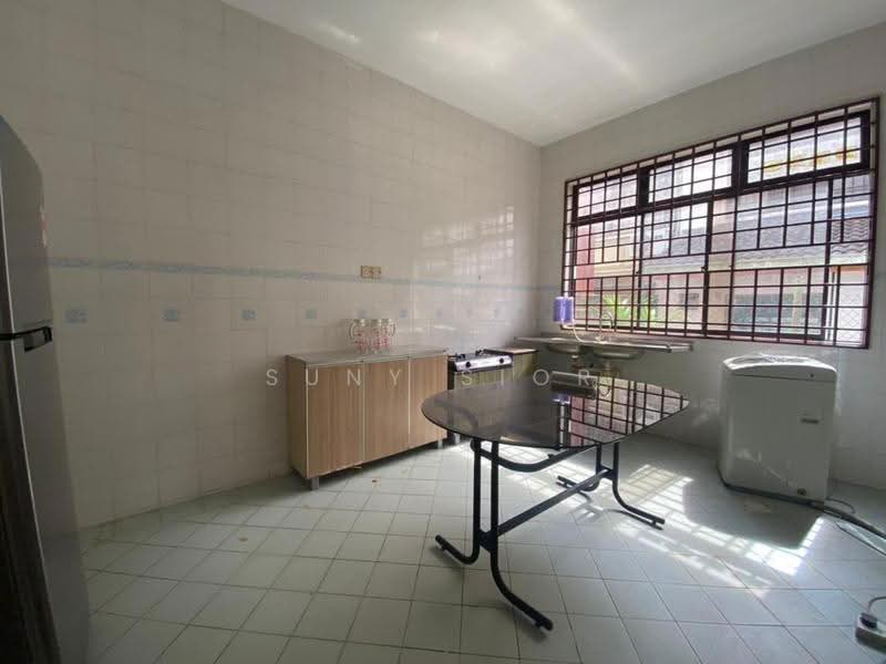 Semi-Detached House for Sale in Taman Universiti (Skudai) - Suny Sior - Kitchen - PropertyGuru.com.my