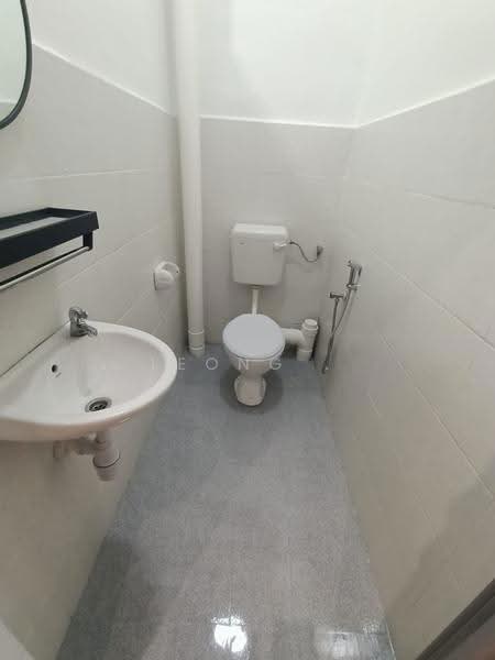 Pangsapuri untuk Dijual di Prestige III - Leong . - Bathroom - PropertyGuru.com.my