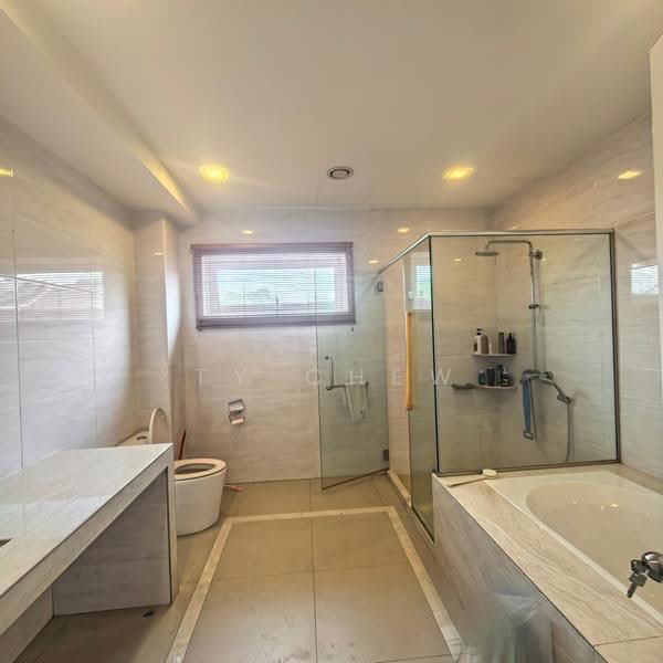 Semi-Detached House for Sale in Ambang Botanic 2 (Klang) - TY Chew - Bathroom - PropertyGuru.com.my