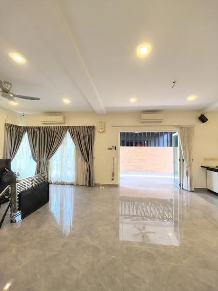 Semi-Detached House for Sale in Ambang Botanic 2 (Klang) - TY Chew - Living Room - PropertyGuru.com.my