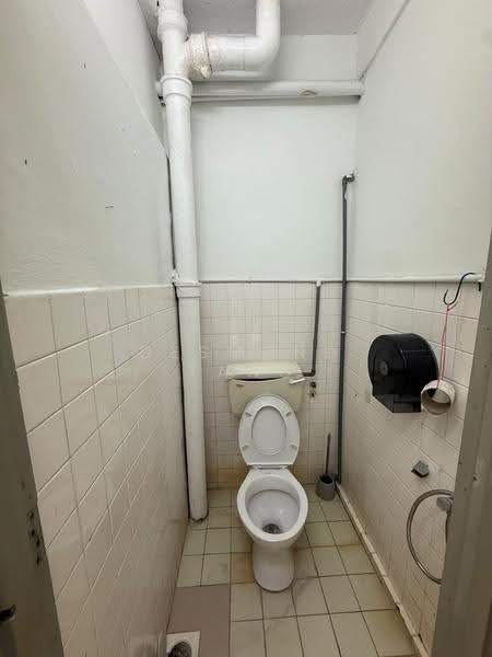 Pejabat untuk Disewa di Seksyen 17 (Petaling Jaya) - Desmond Tang - Bathroom - PropertyGuru.com.my
