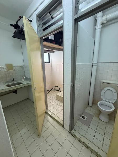 Pejabat untuk Disewa di Seksyen 17 (Petaling Jaya) - Desmond Tang - Bathroom - PropertyGuru.com.my
