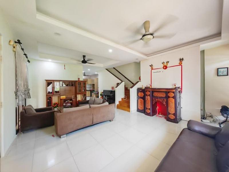 Semi-Detached House for Sale in Taman Mutiara Indah (Puchong) - Evan Goh - Living Room - PropertyGuru.com.my
